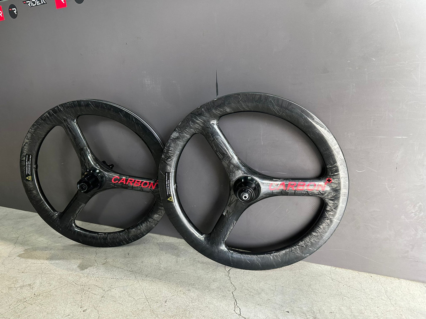 Carbonician 碳纖維三刀 305/349/355 小輪車輪組